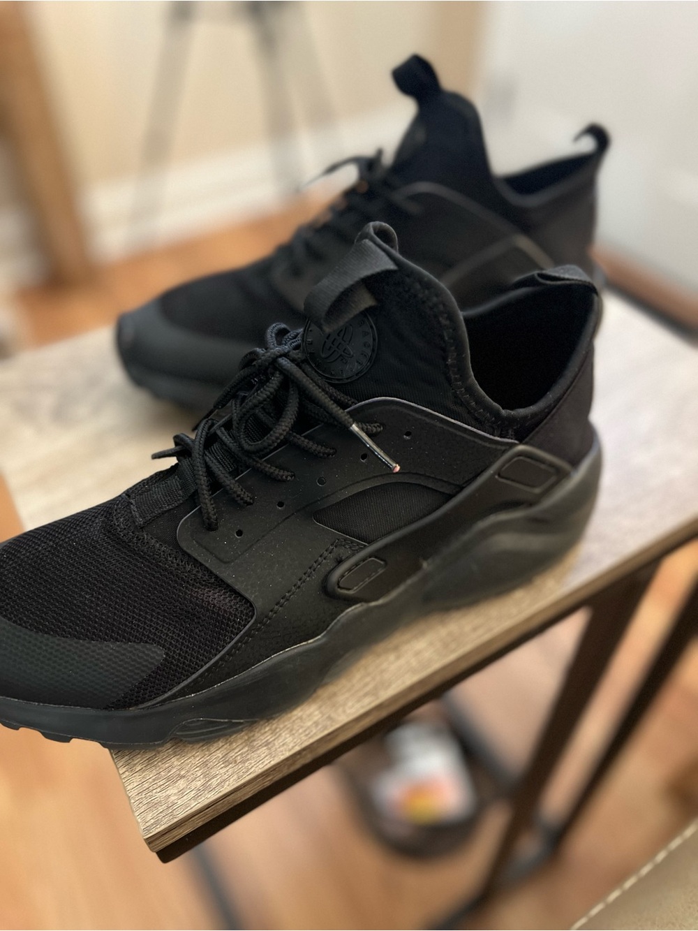 Nike Black Low-Top Sneakers Huaraches